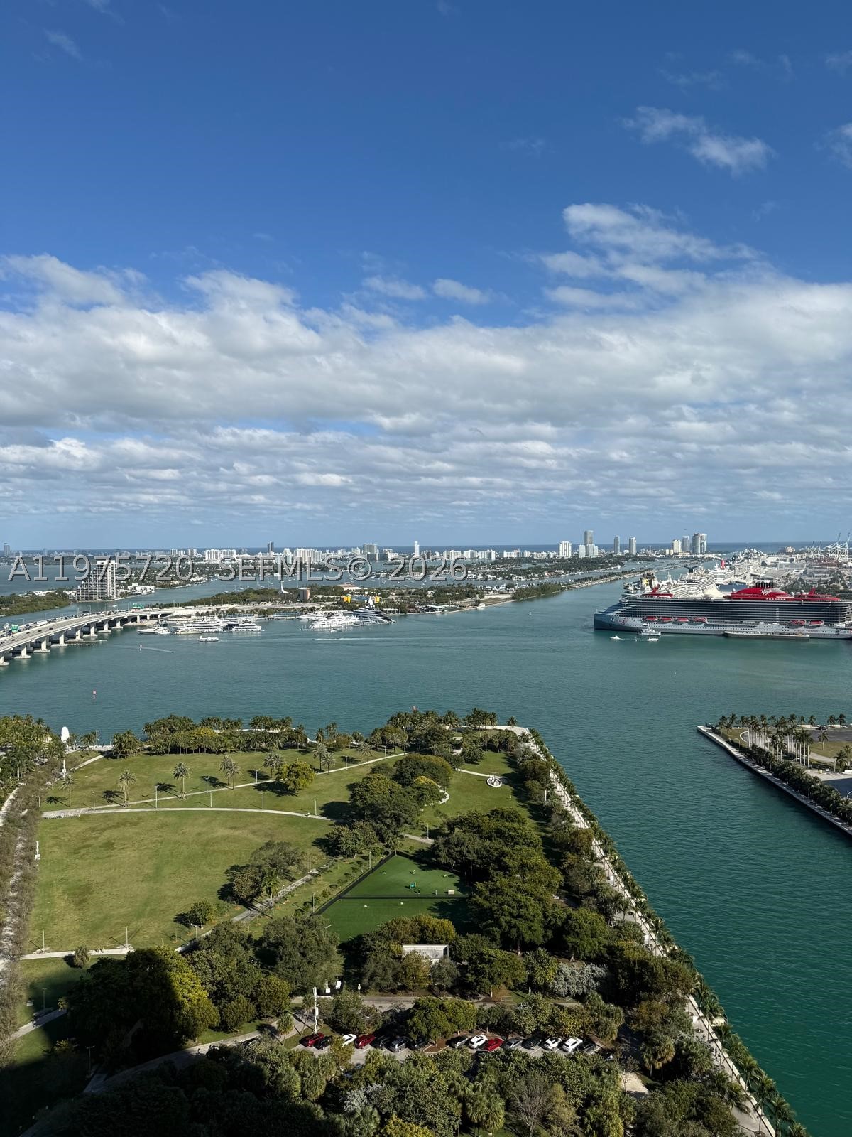 900 Biscayne Blvd #3704, Miami FL 33132