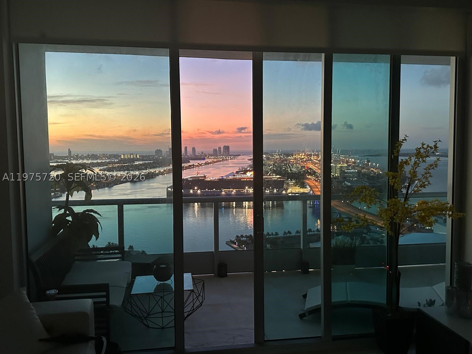 900 Biscayne Blvd #3704, Miami FL 33132