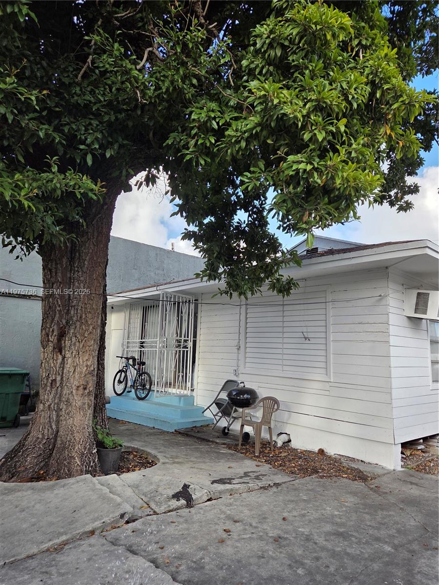 2722 NW 23rd Ave, Miami FL 33142