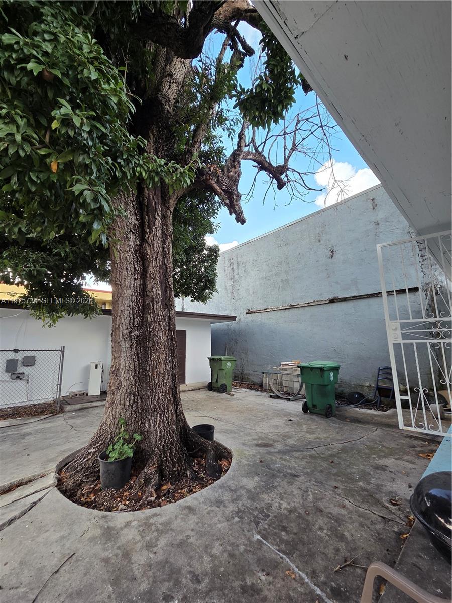 2722 NW 23rd Ave, Miami FL 33142