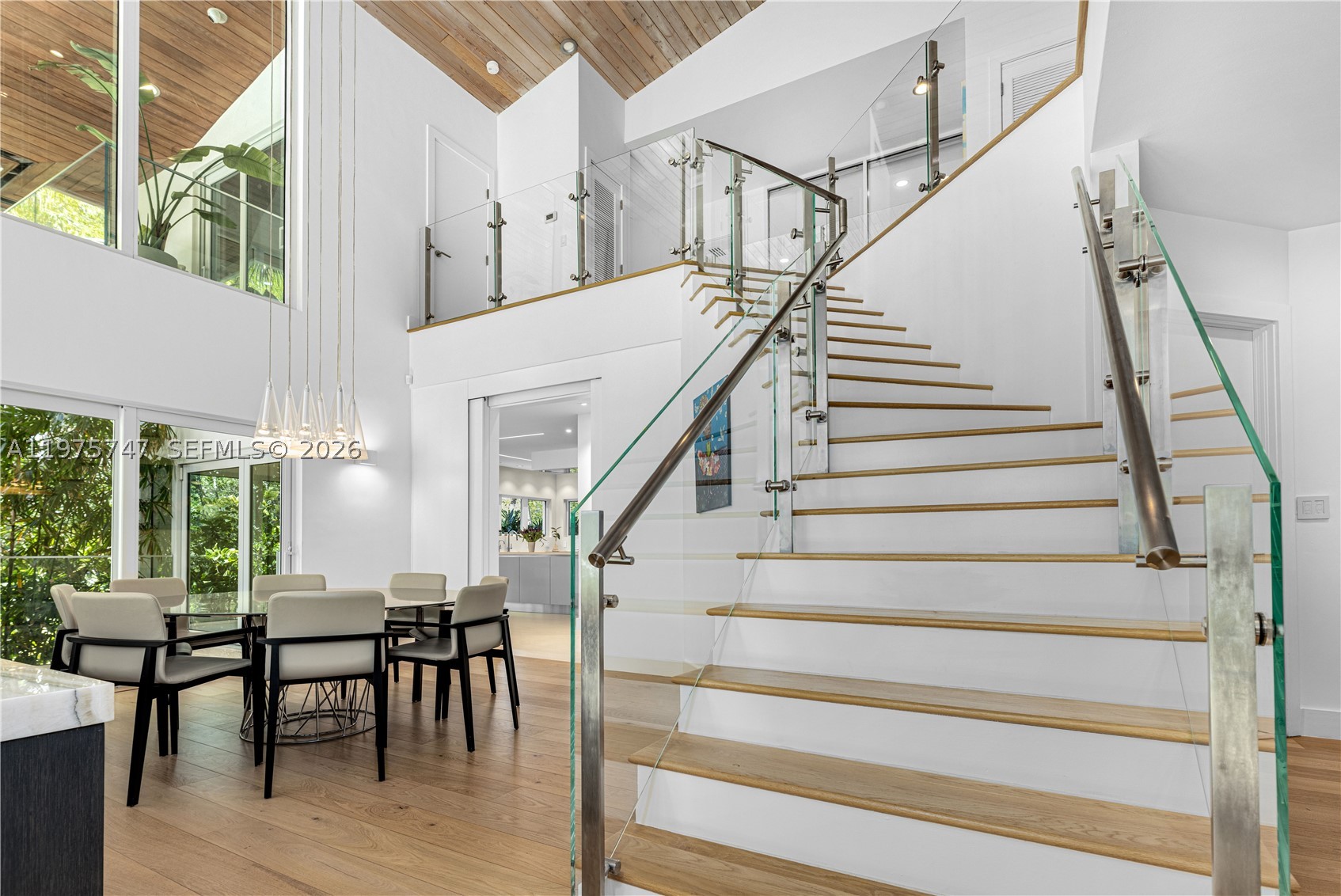 7150 W Lago Dr, Coral Gables FL 33143