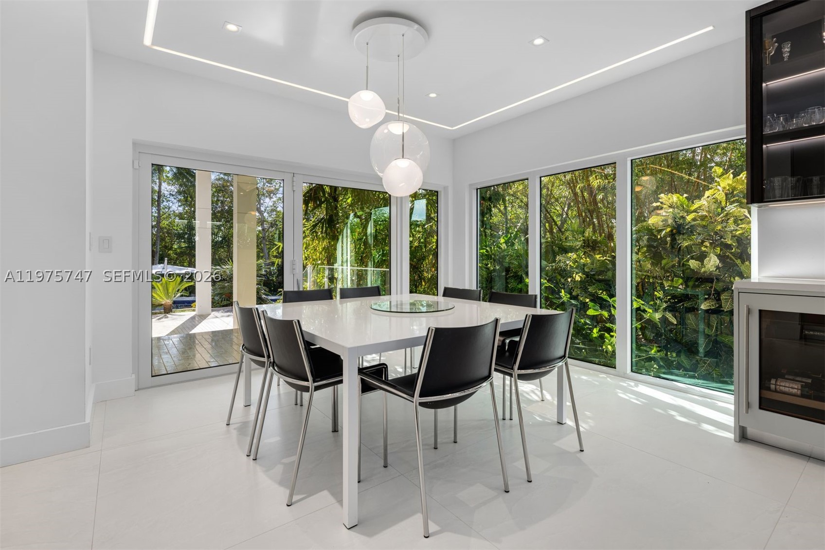 7150 W Lago Dr, Coral Gables FL 33143