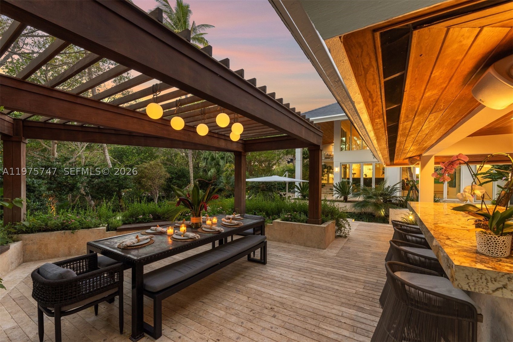 7150 W Lago Dr, Coral Gables FL 33143