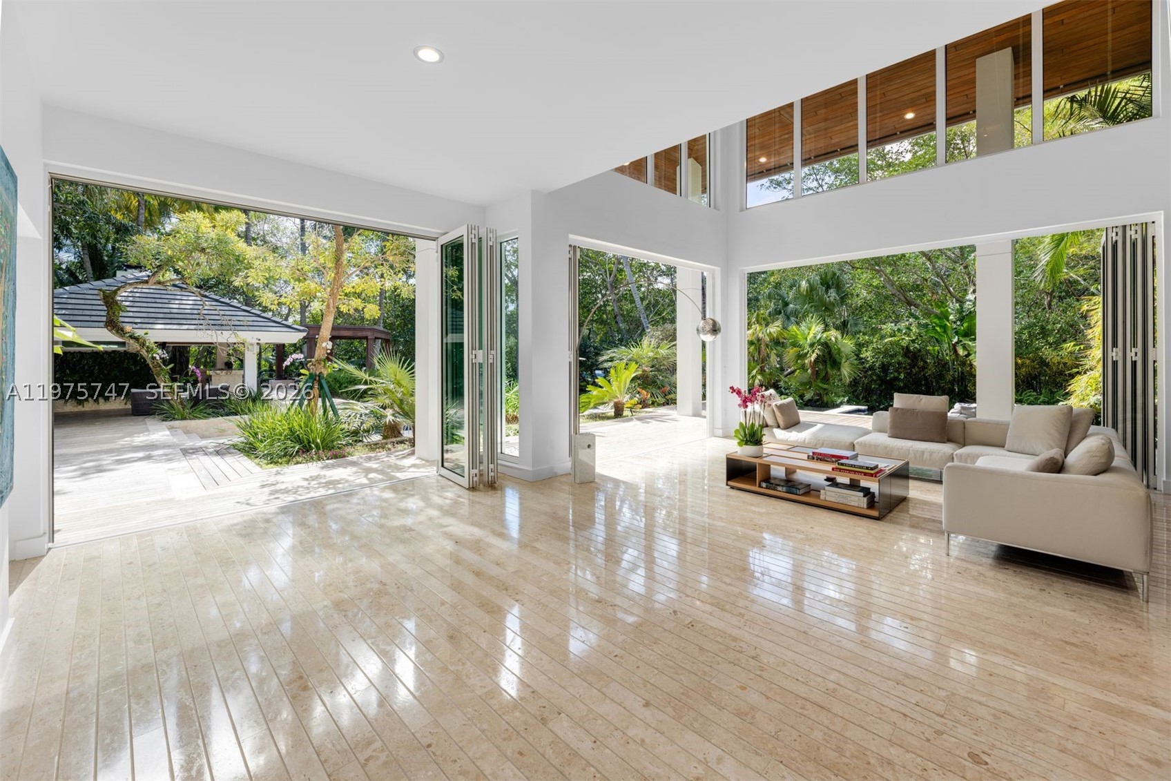 7150 W Lago Dr, Coral Gables FL 33143