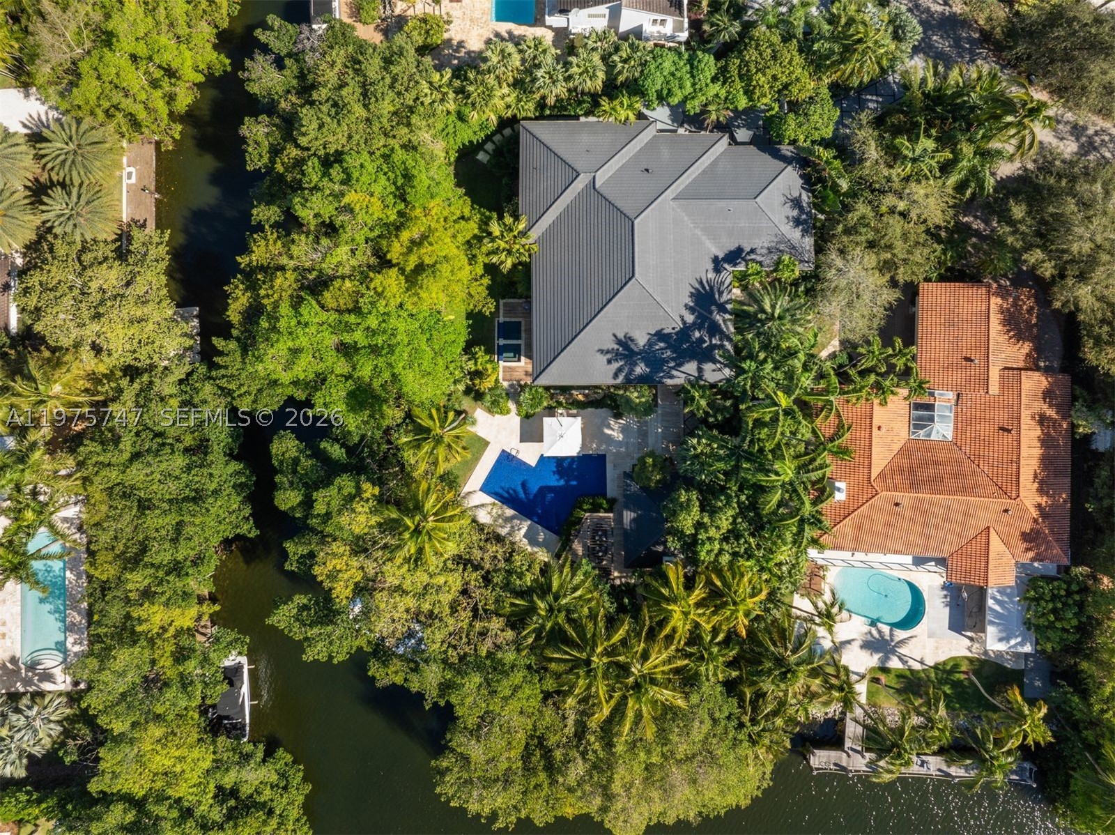 7150 W Lago Dr, Coral Gables FL 33143