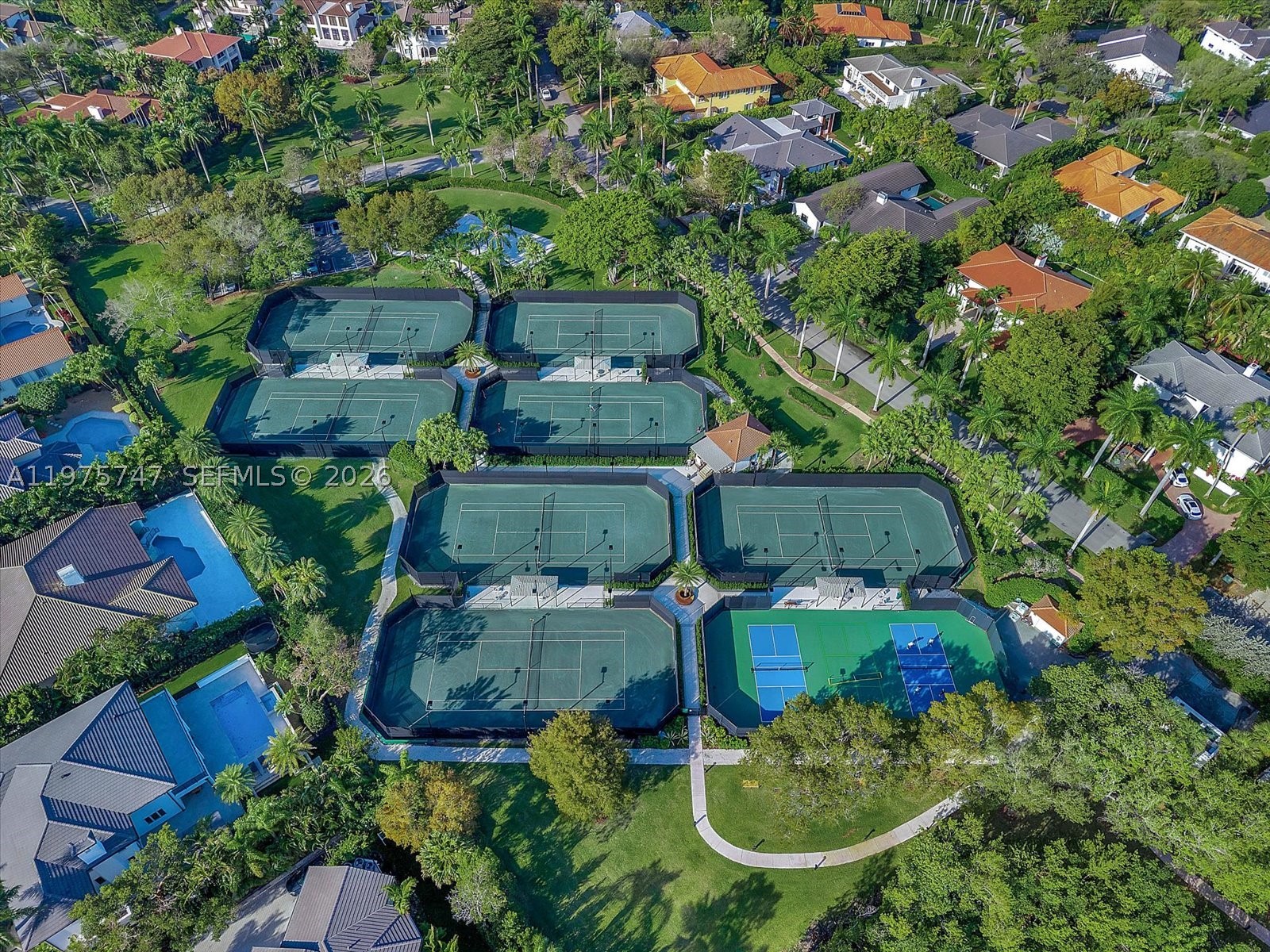 7150 W Lago Dr, Coral Gables FL 33143
