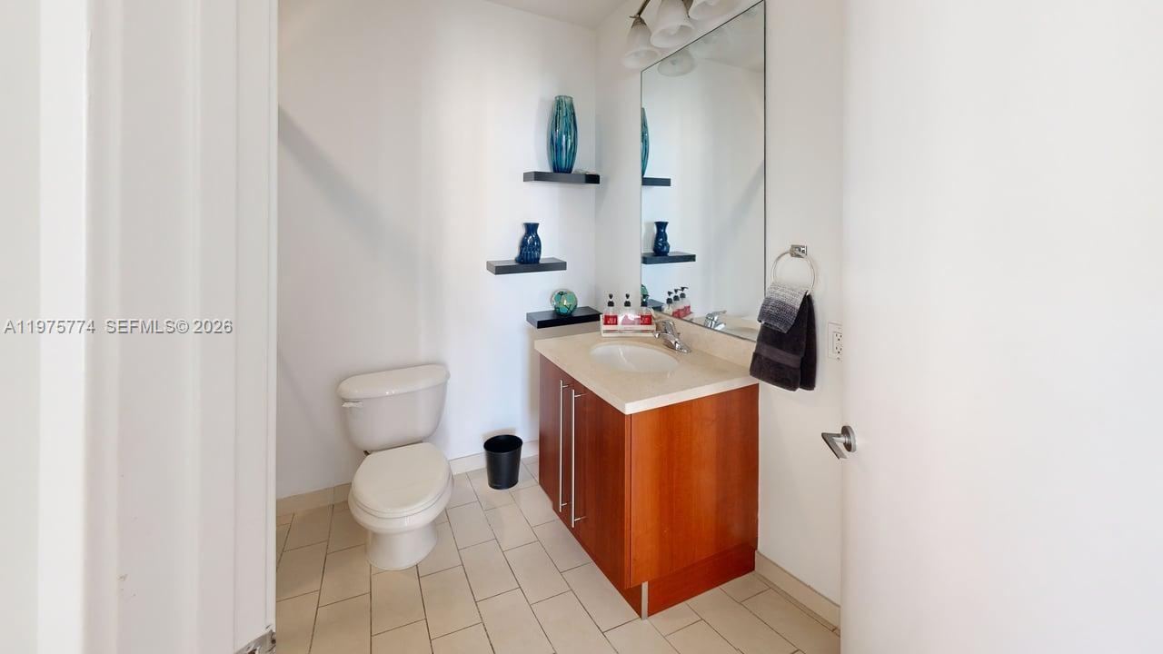 79 SW 12th St #2206-S, Miami FL 33130