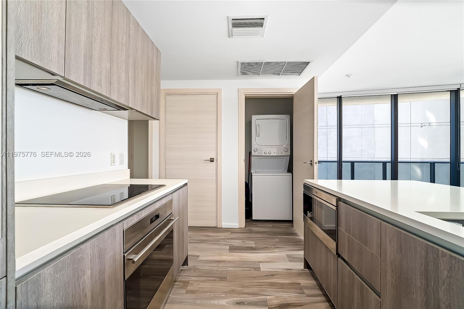 801 S Miami Ave #3704, Miami FL 33130