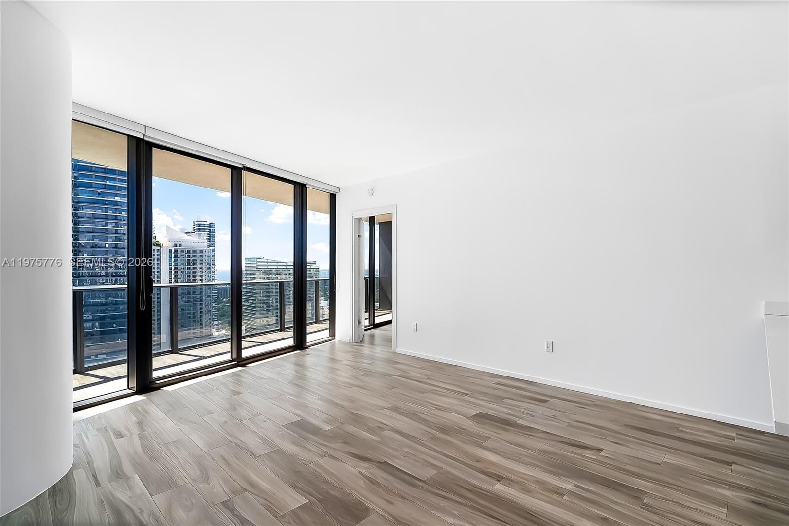 801 S Miami Ave #3704, Miami FL 33130