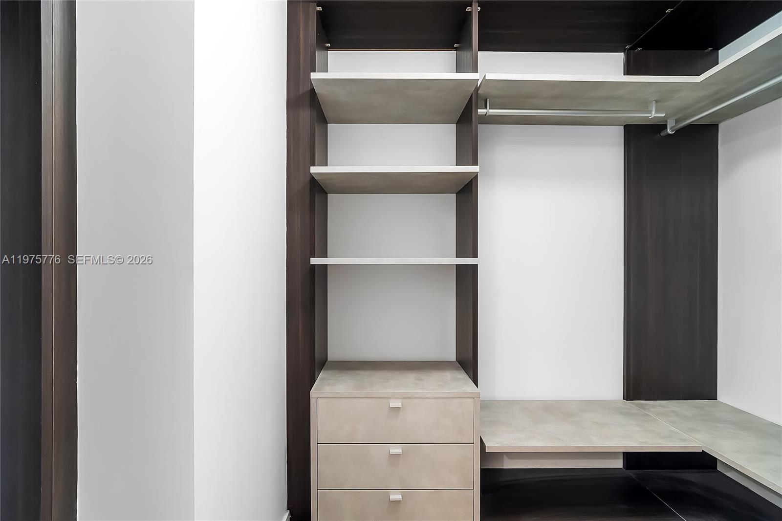 801 S Miami Ave #3704, Miami FL 33130