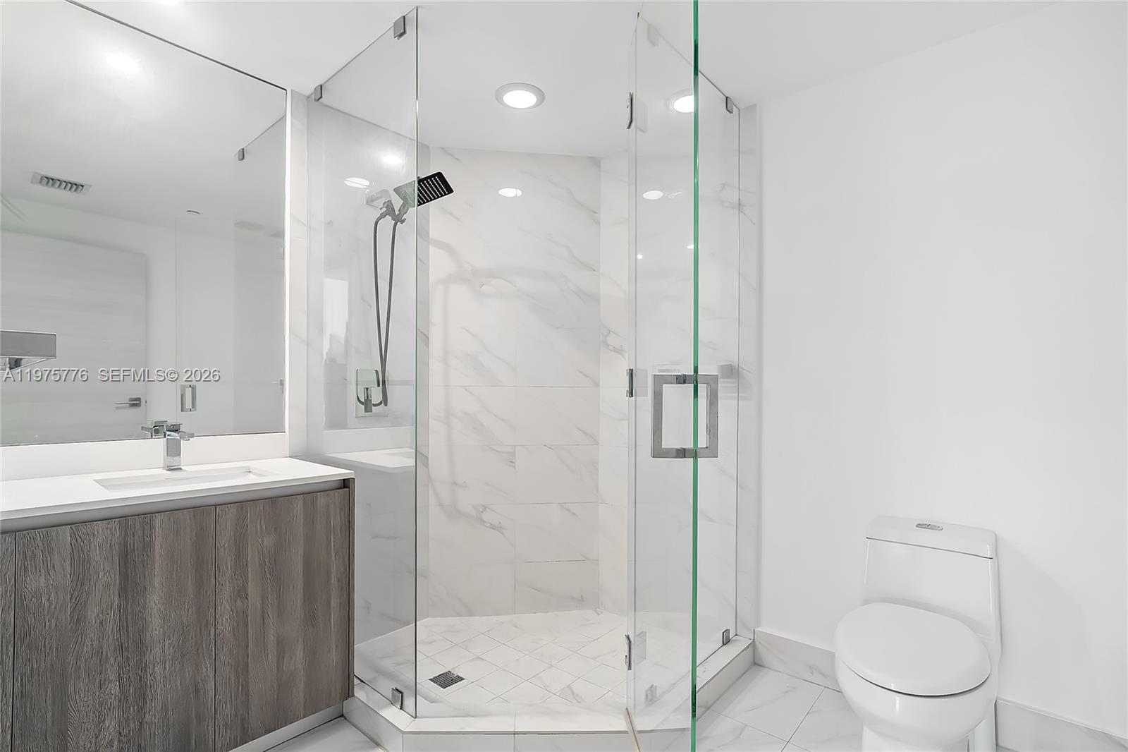 801 S Miami Ave #3704, Miami FL 33130