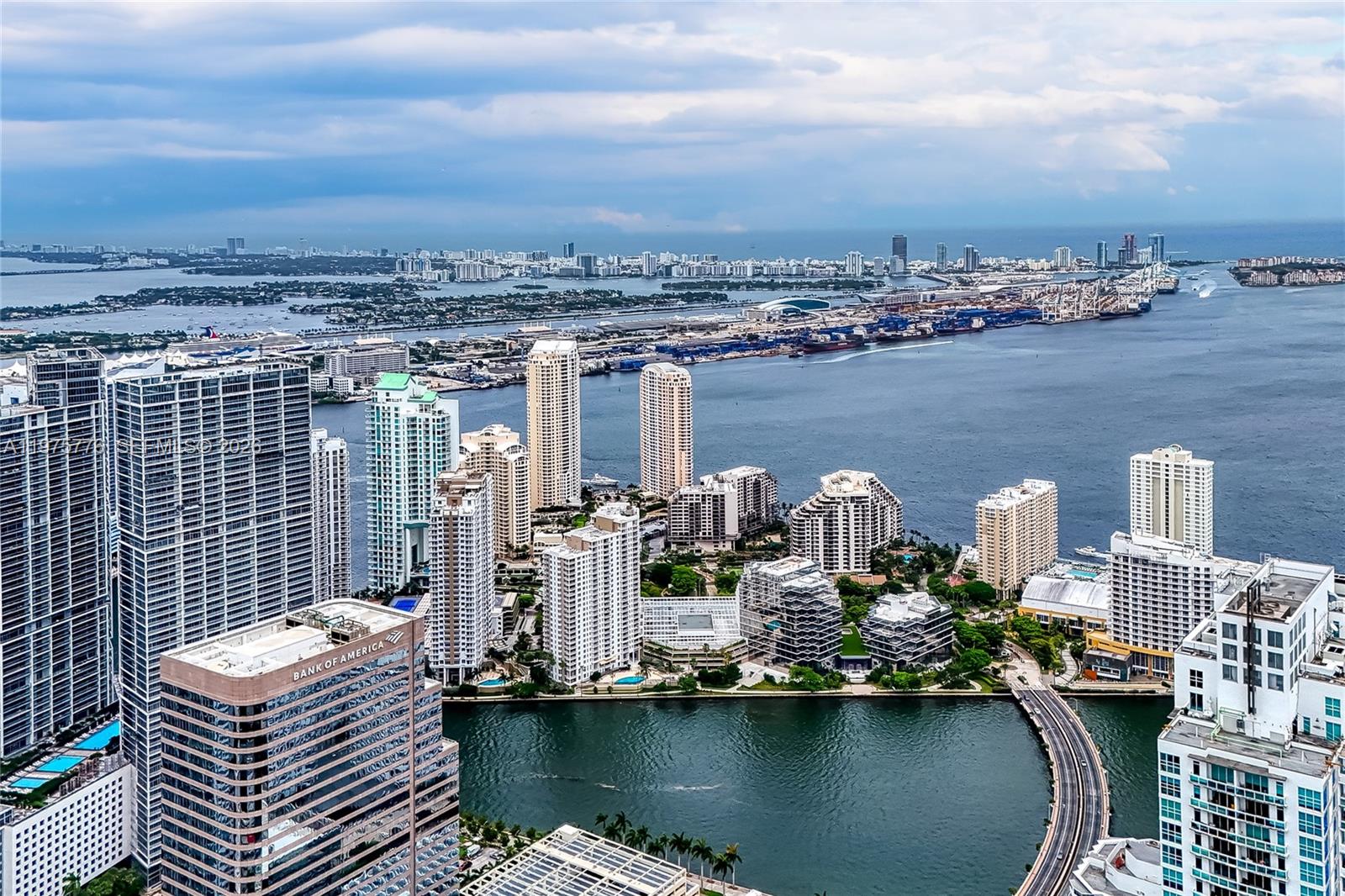 801 S Miami Ave #3704, Miami FL 33130