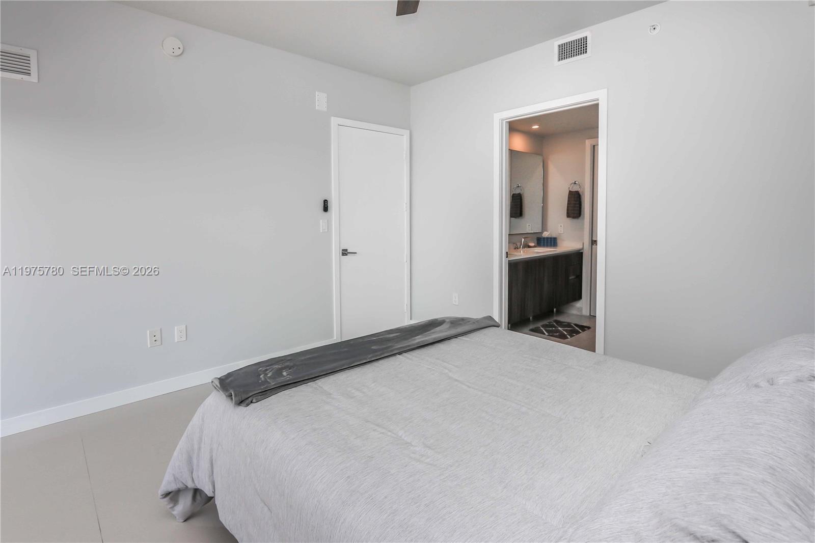 488 NE 18th St #4302, Miami FL 33132
