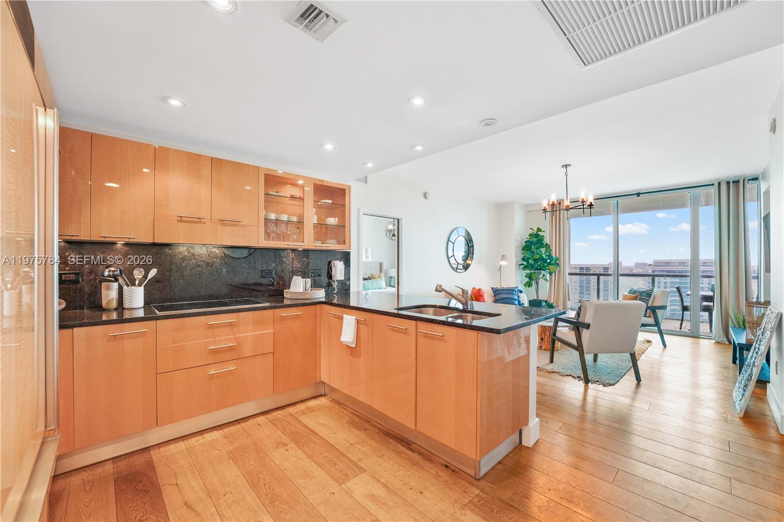6799 Collins Ave #1506, Miami Beach FL 33141