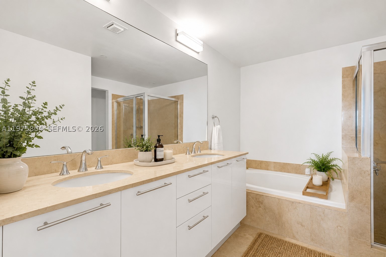 3330 NE 190th St #1212, Aventura FL 33180