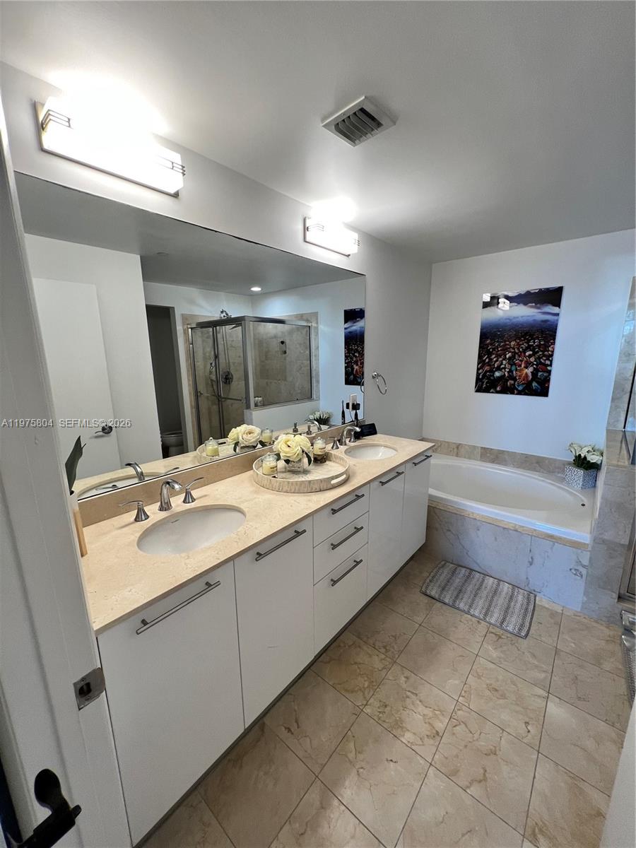 3330 NE 190th St #1212, Aventura FL 33180