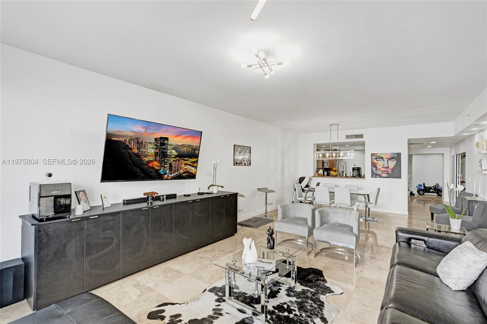 3330 NE 190th St #1212, Aventura FL 33180