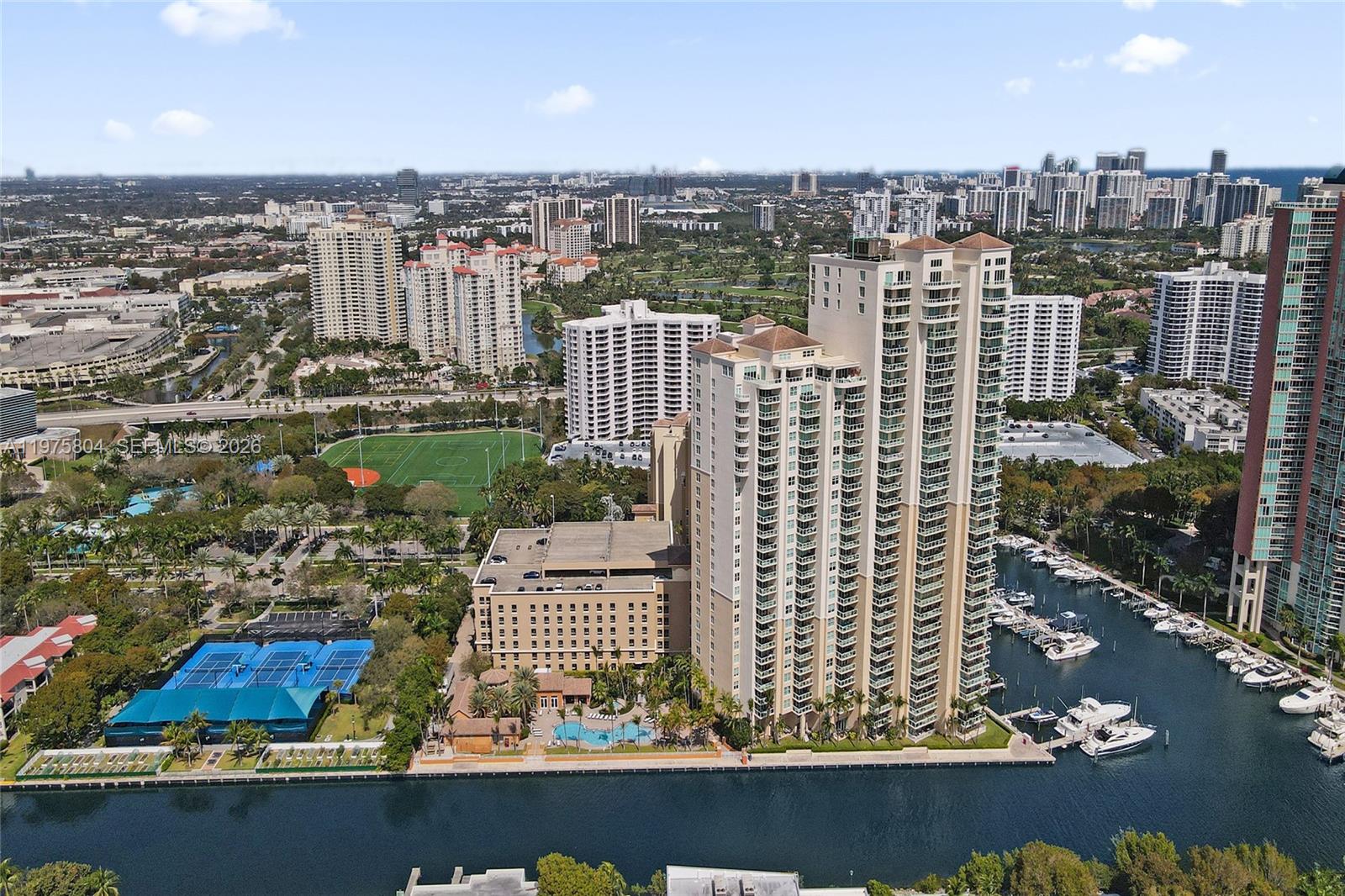 3330 NE 190th St #1212, Aventura FL 33180