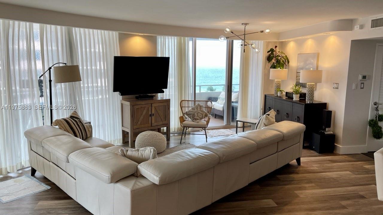 5161 Collins Ave #1012, Miami Beach FL 33140