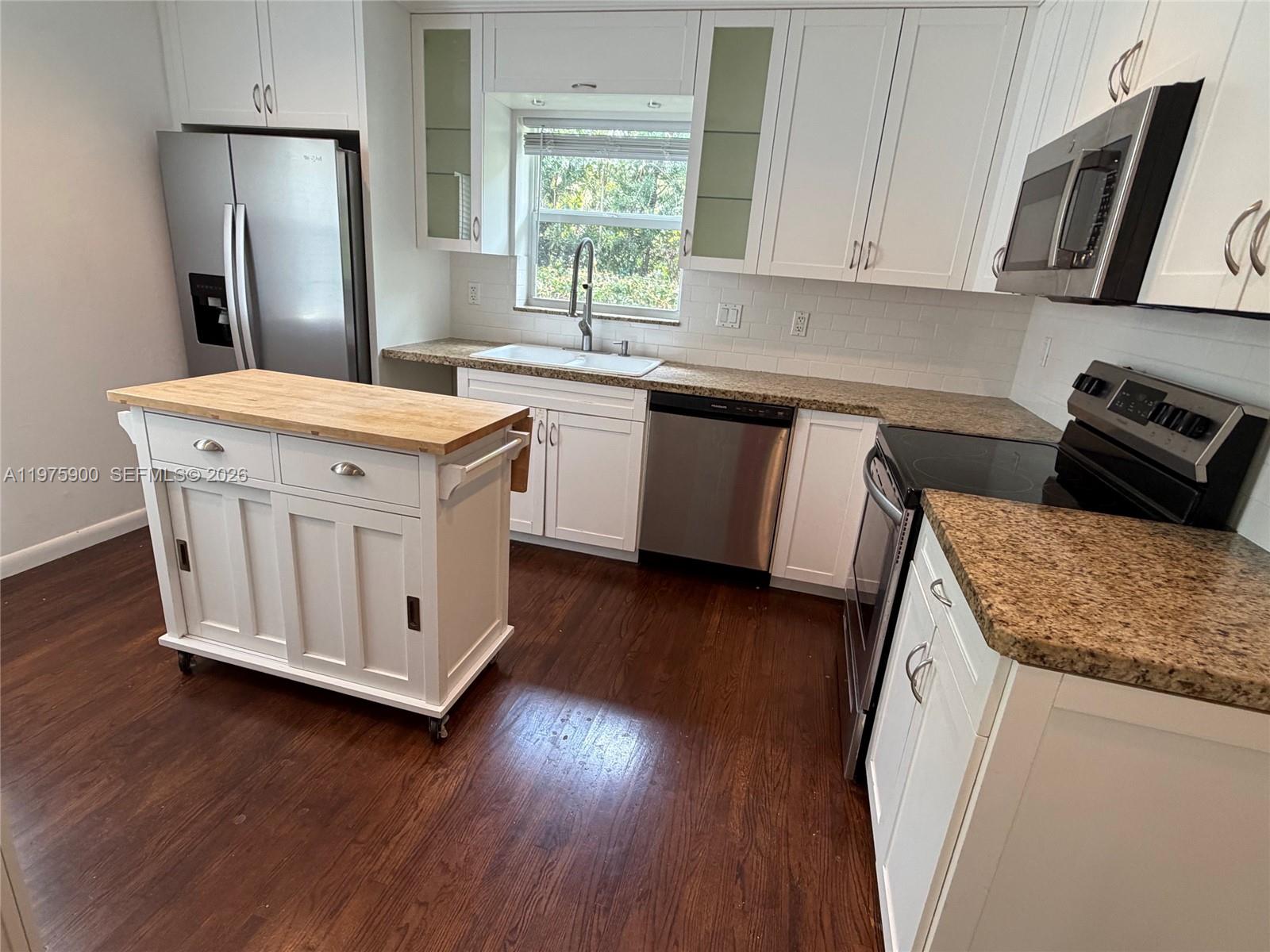 1420 Baracoa Ave, Coral Gables FL 33146