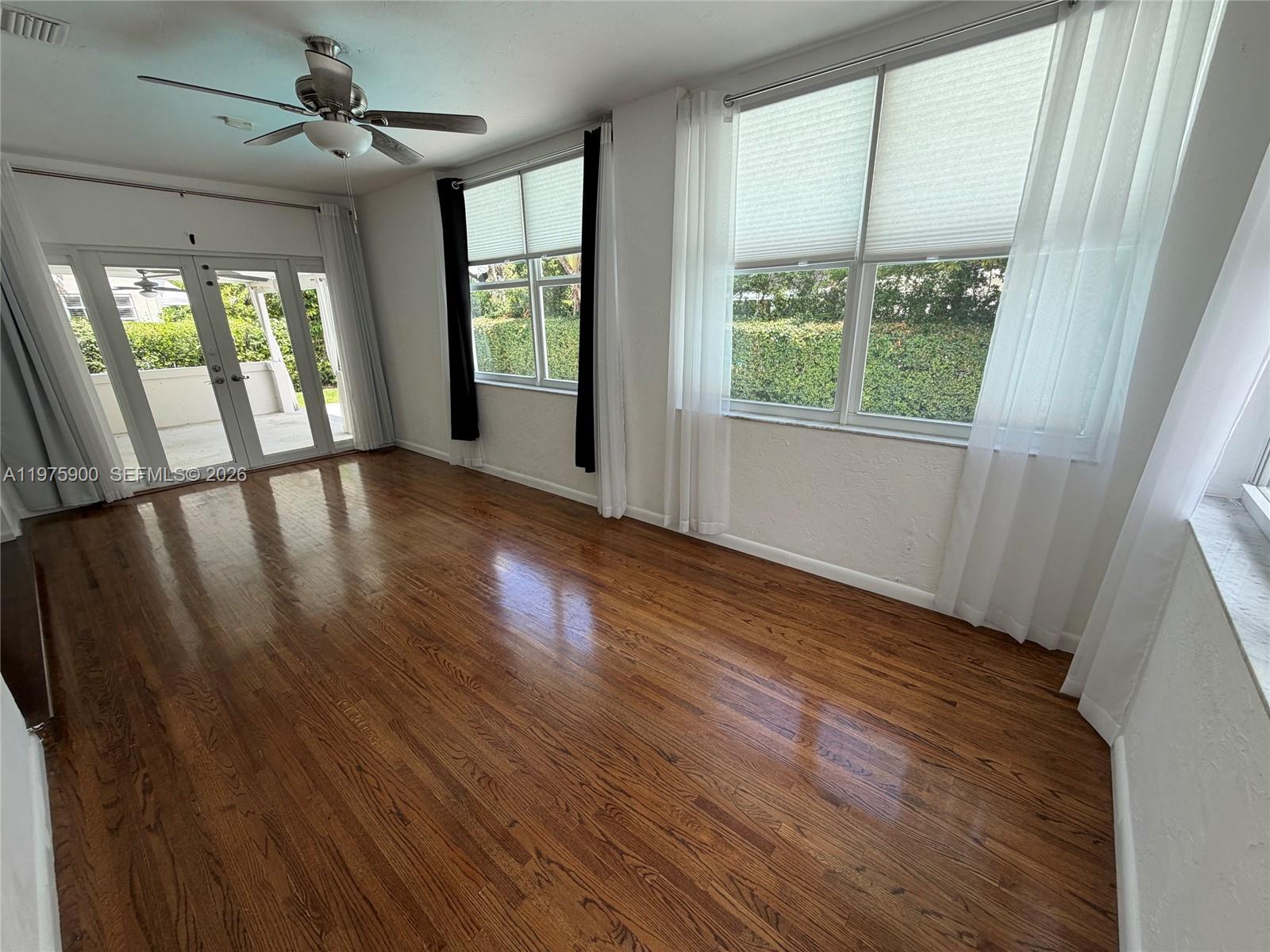 1420 Baracoa Ave, Coral Gables FL 33146