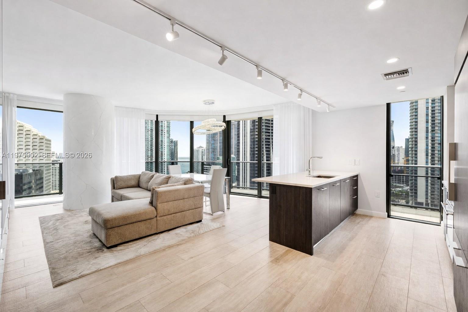 45 SW 9th St #2303, Miami FL 33130