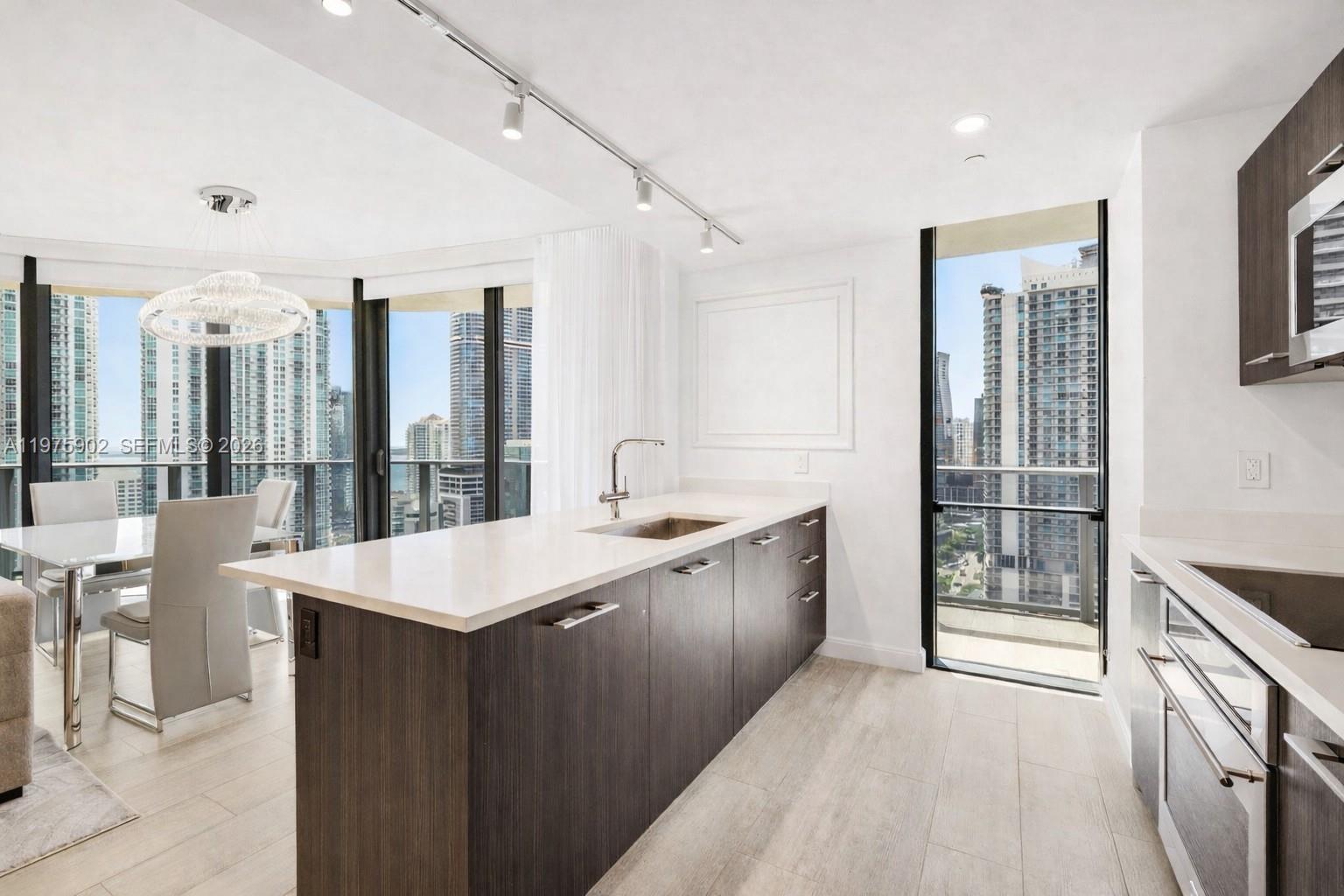 45 SW 9th St #2303, Miami FL 33130