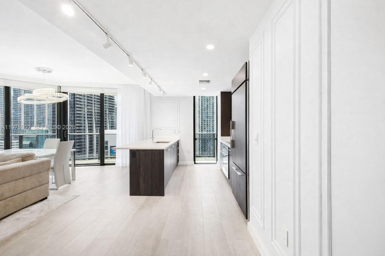 45 SW 9th St #2303, Miami FL 33130