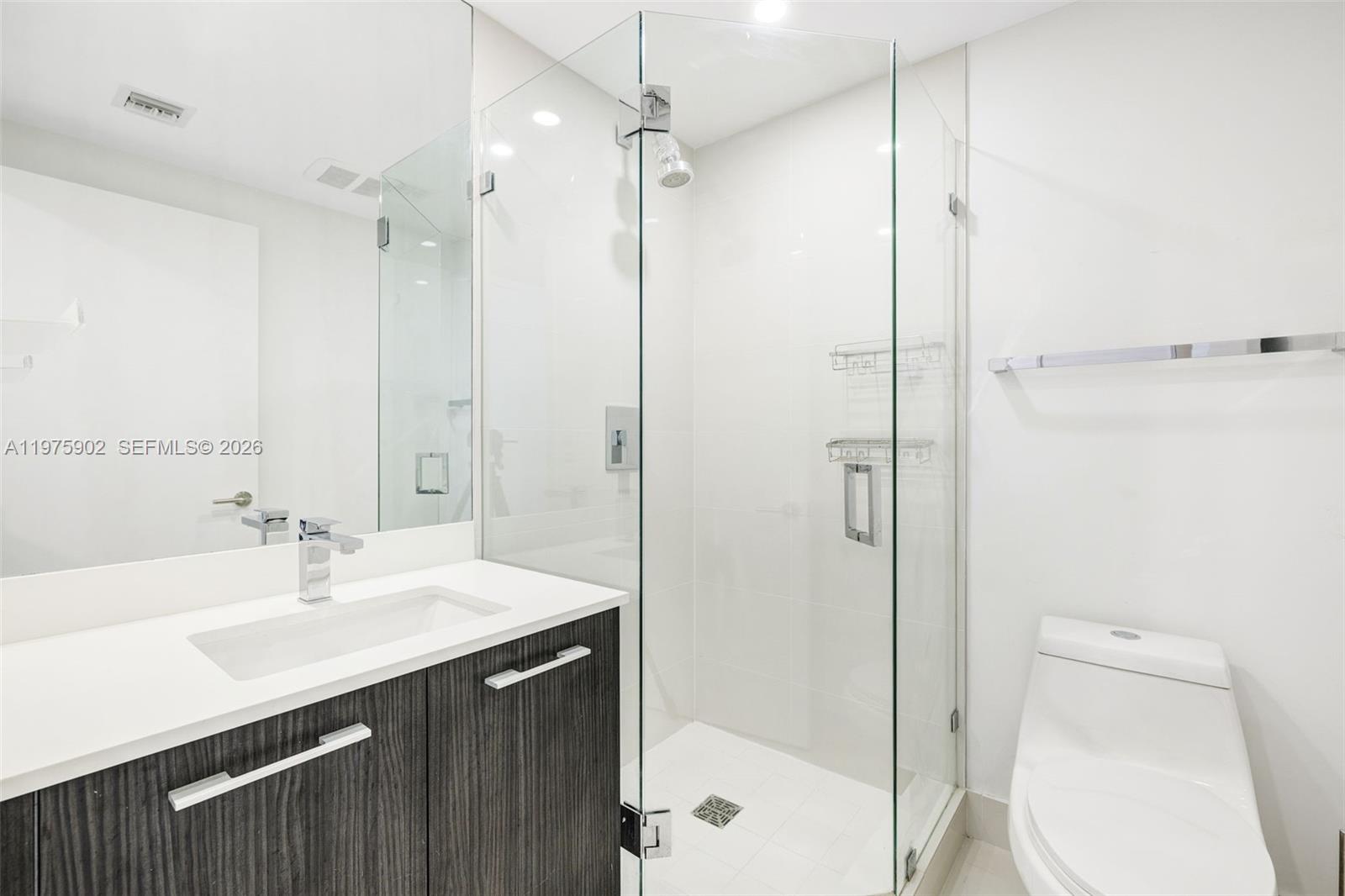 45 SW 9th St #2303, Miami FL 33130