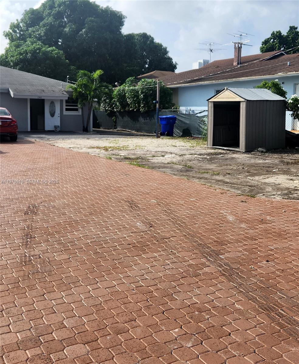 150 NW 17th Ct, Miami FL 33125
