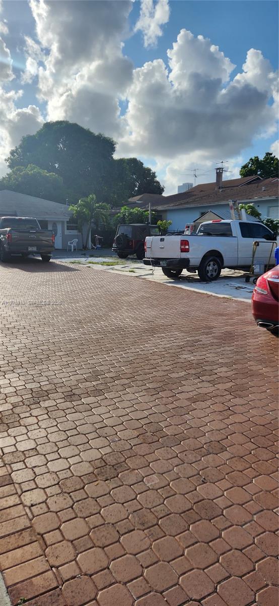 150 NW 17th Ct, Miami FL 33125