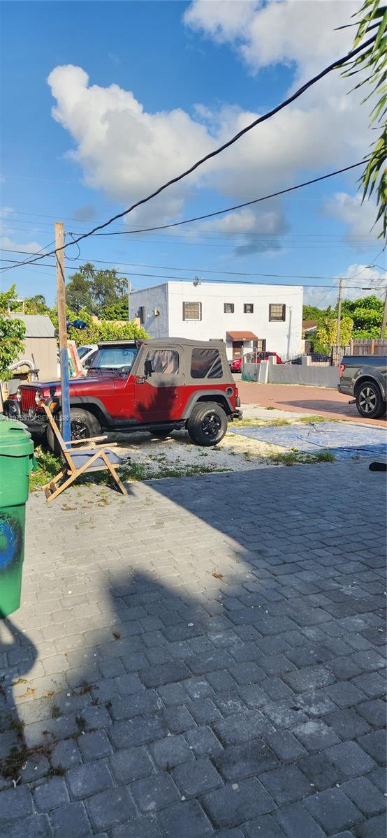 150 NW 17th Ct, Miami FL 33125