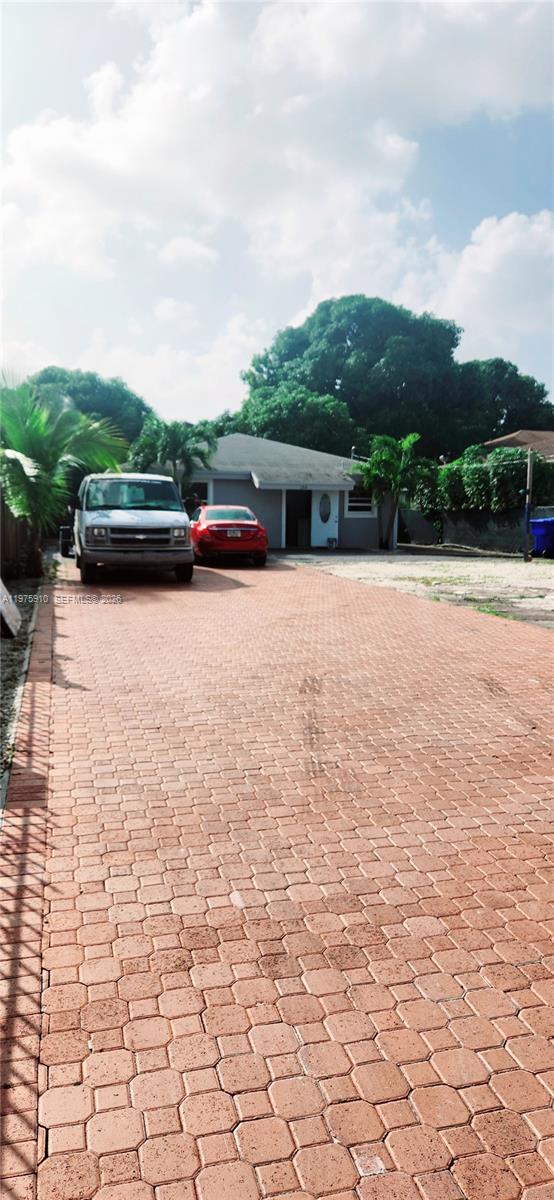 150 NW 17th Ct, Miami FL 33125