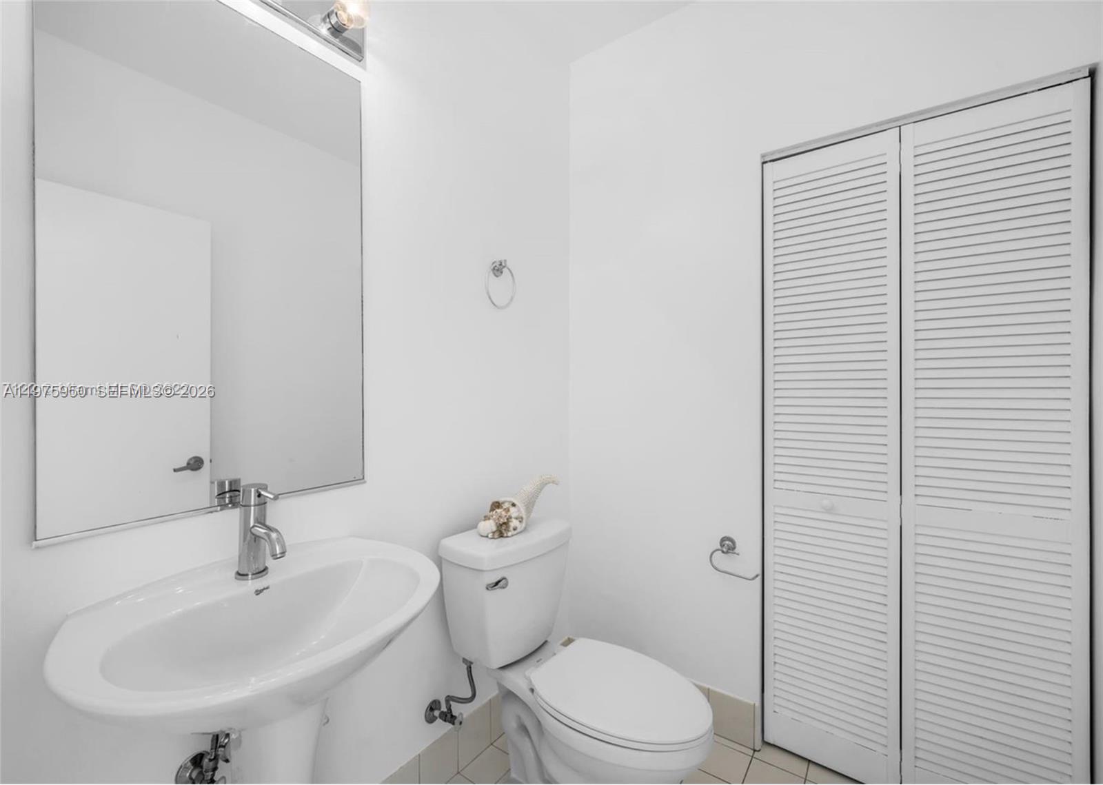 888 Biscayne Blvd #4806, Miami FL 33132