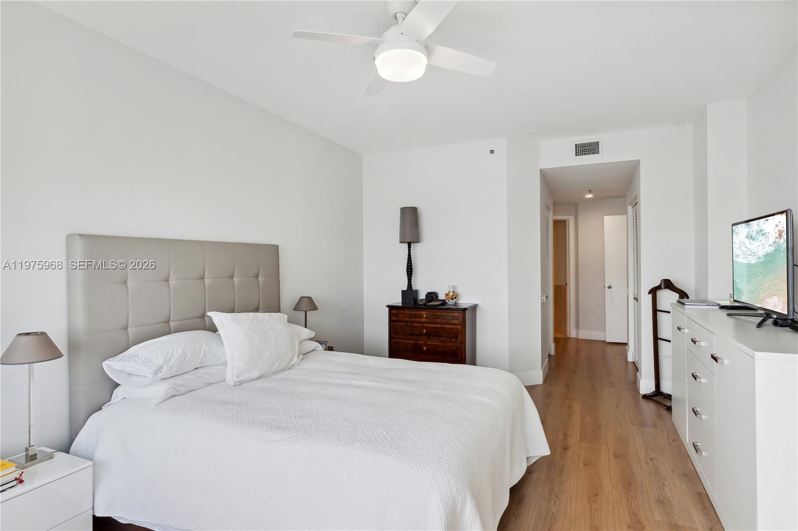 808 Brickell Key Dr #2502, Miami FL 33131