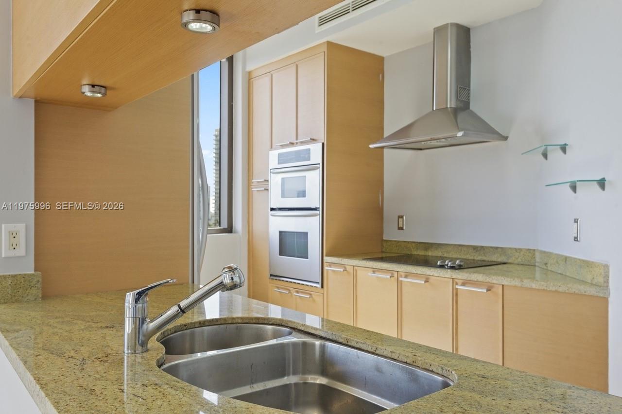 16275 Collins Ave #904, Sunny Isles Beach FL 33160