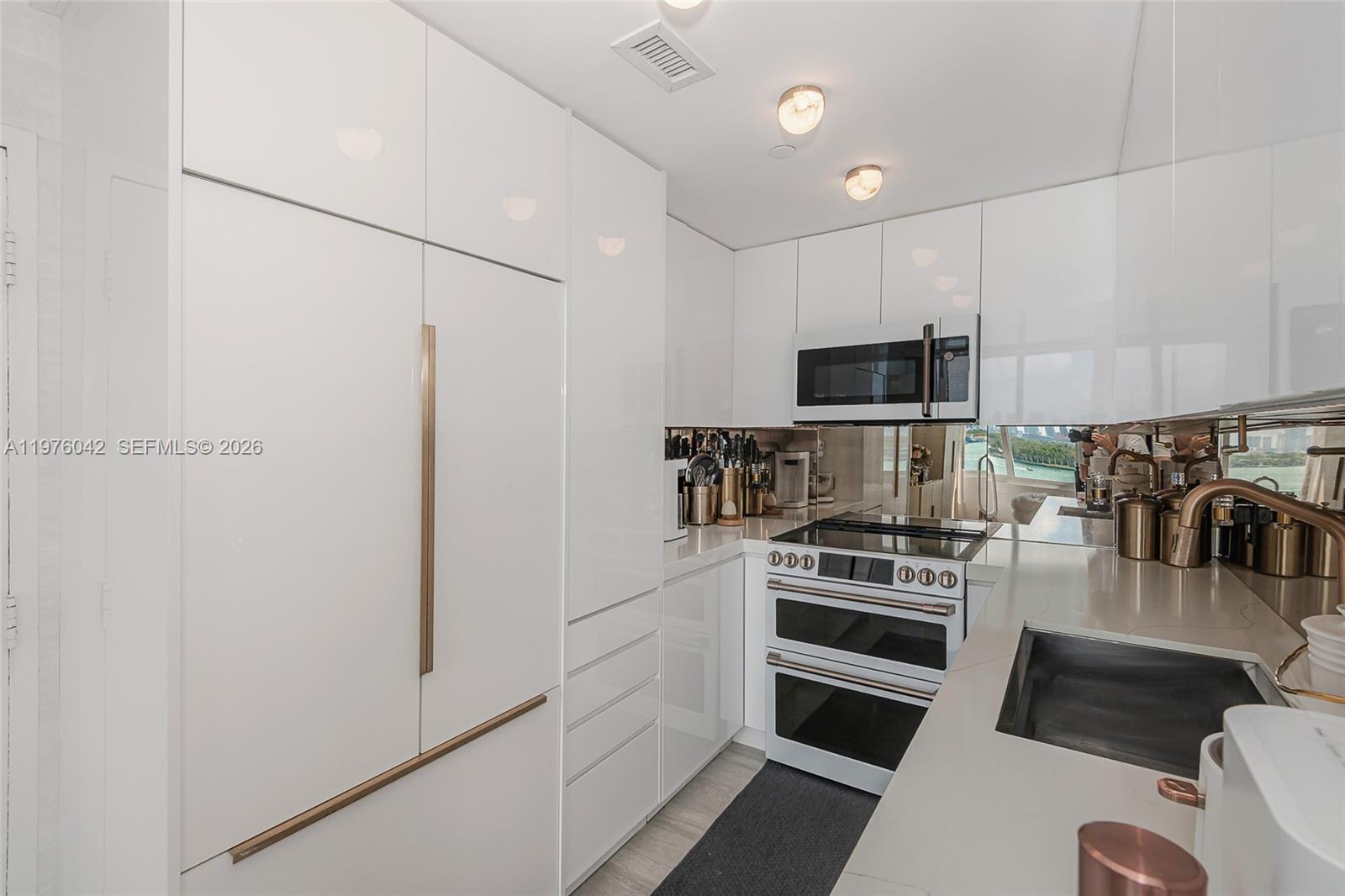 1000 West Ave #825, Miami Beach FL 33139