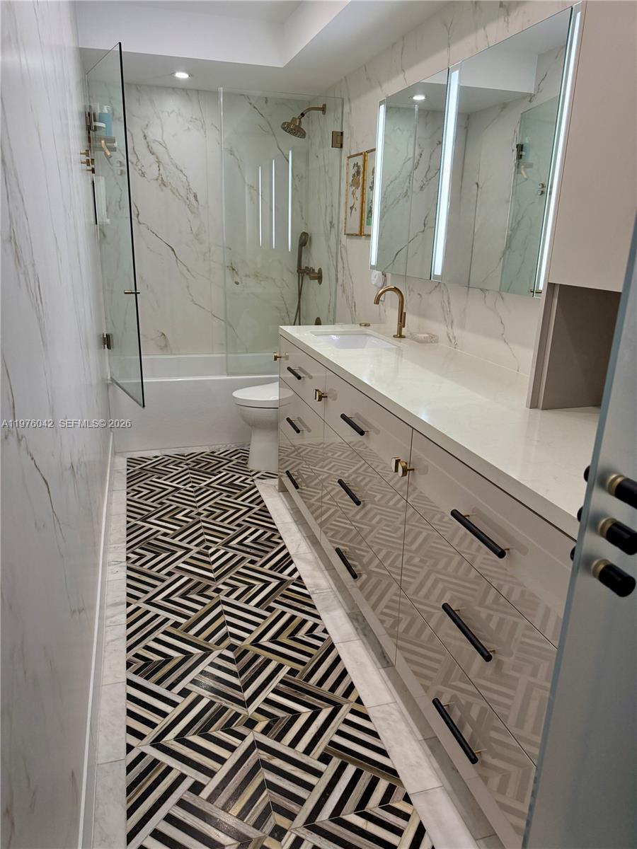 1000 West Ave #825, Miami Beach FL 33139