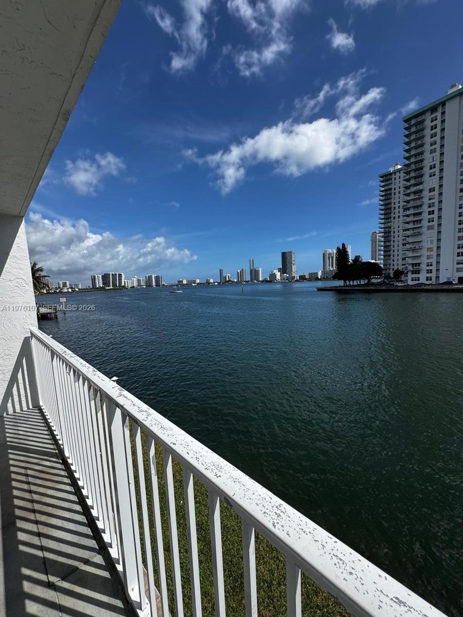 4000 NE 170th St #206, North Miami Beach FL 33160