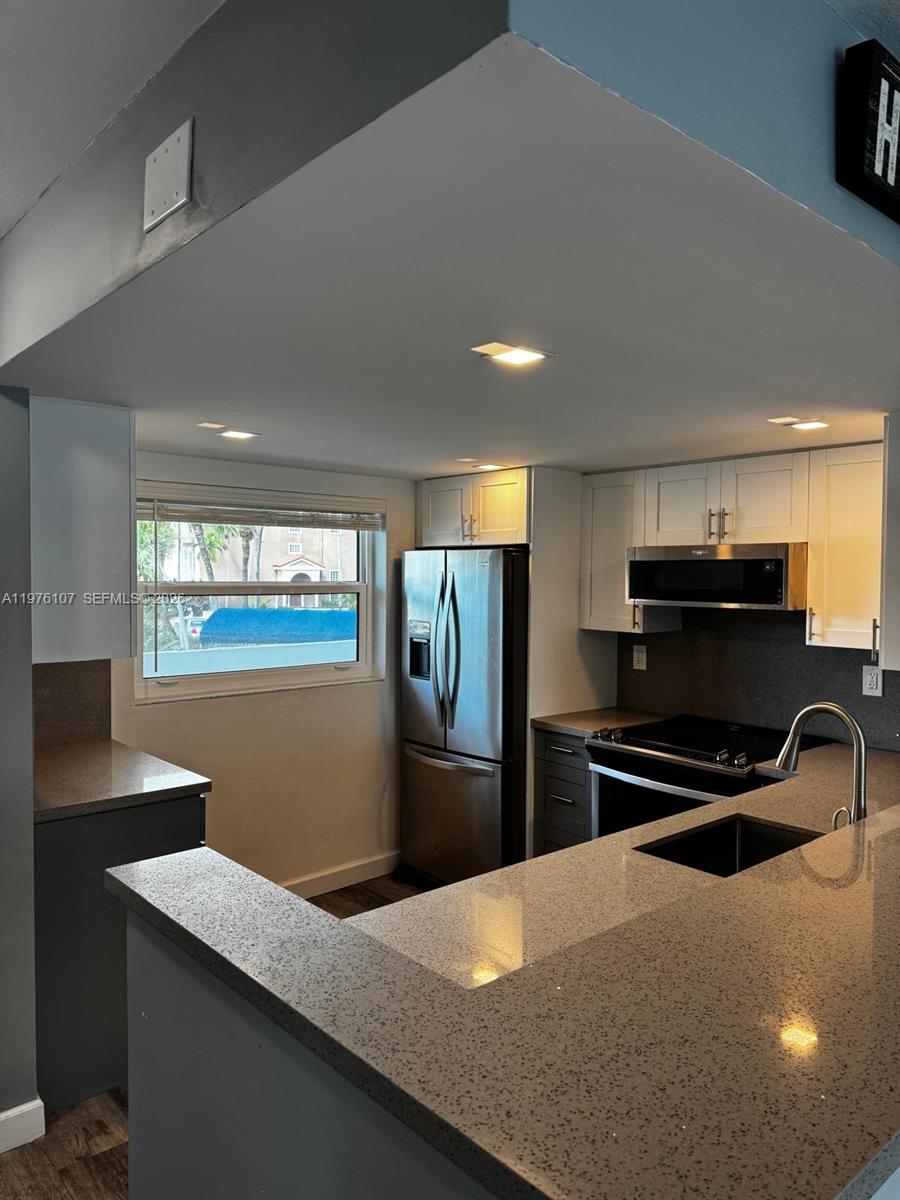 4000 NE 170th St #206, North Miami Beach FL 33160