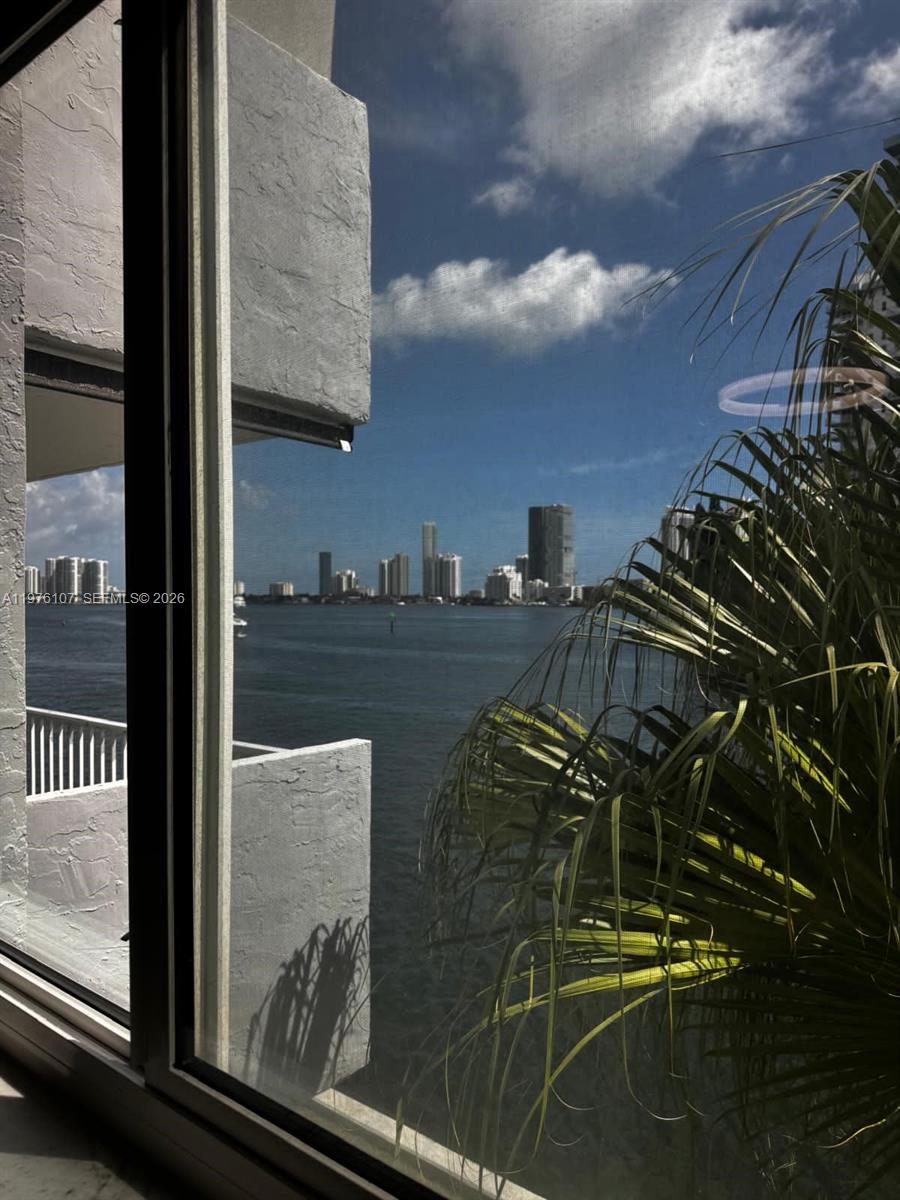 4000 NE 170th St #206, North Miami Beach FL 33160