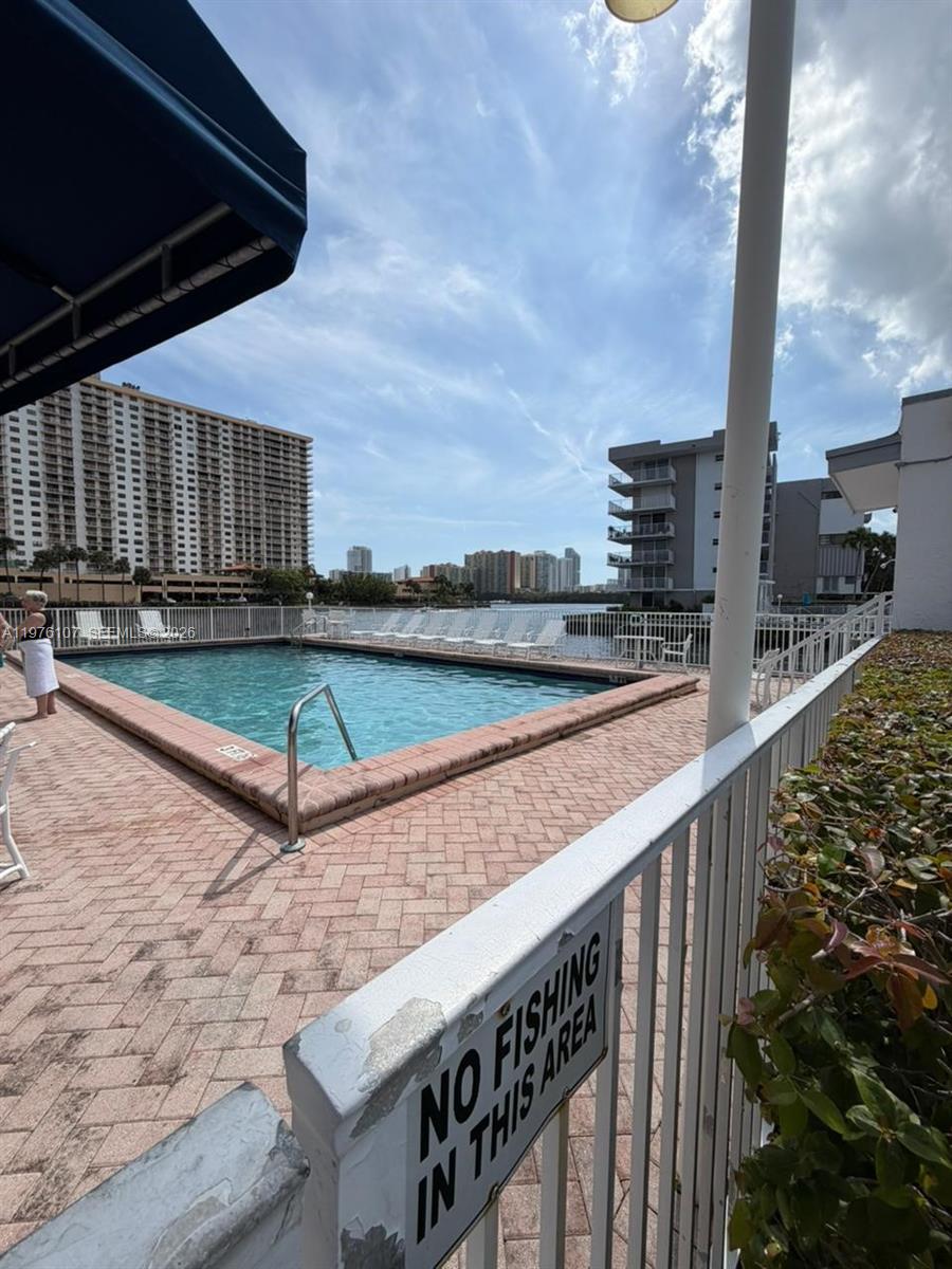 4000 NE 170th St #206, North Miami Beach FL 33160