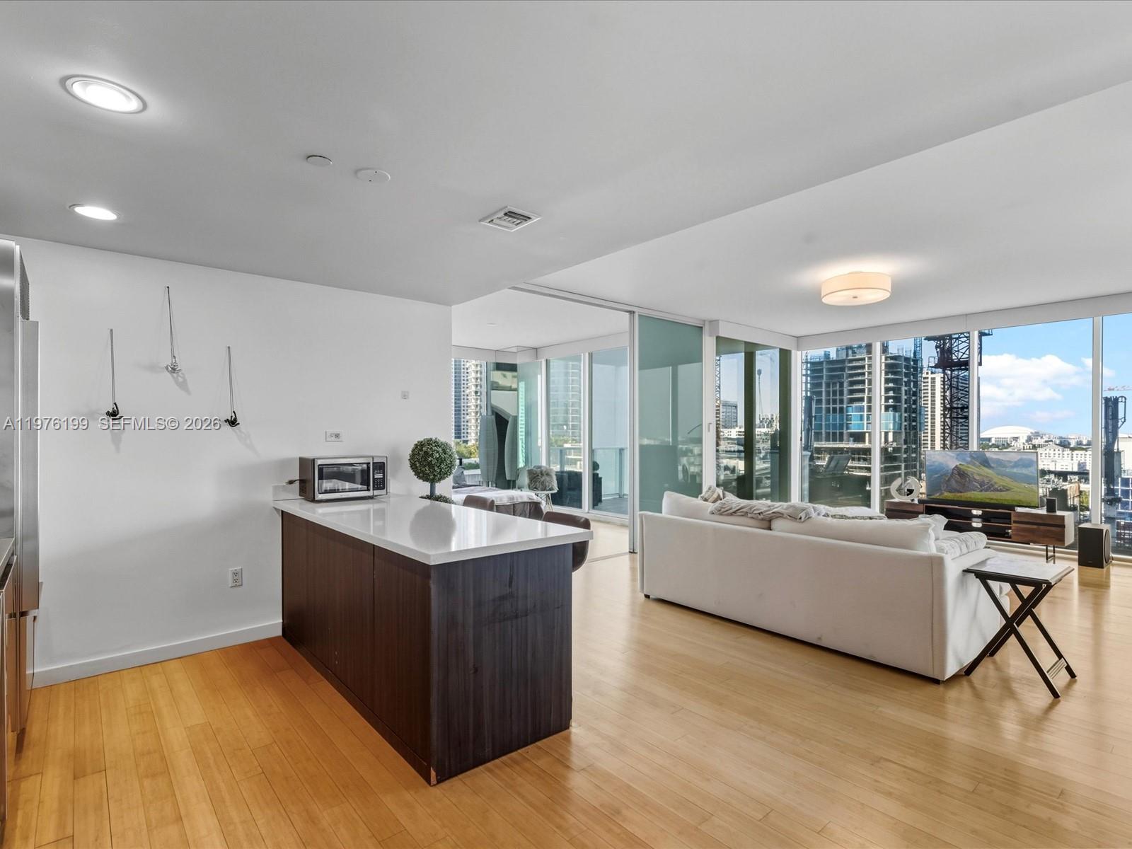 1040 Biscayne Blvd #1107, Miami FL 33132