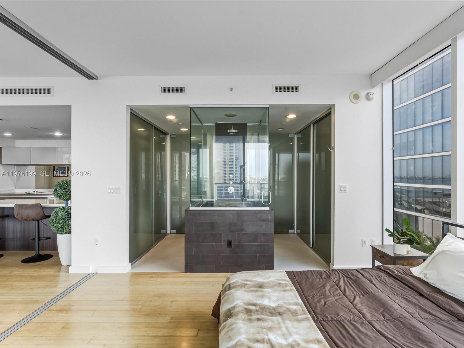 1040 Biscayne Blvd #1107, Miami FL 33132