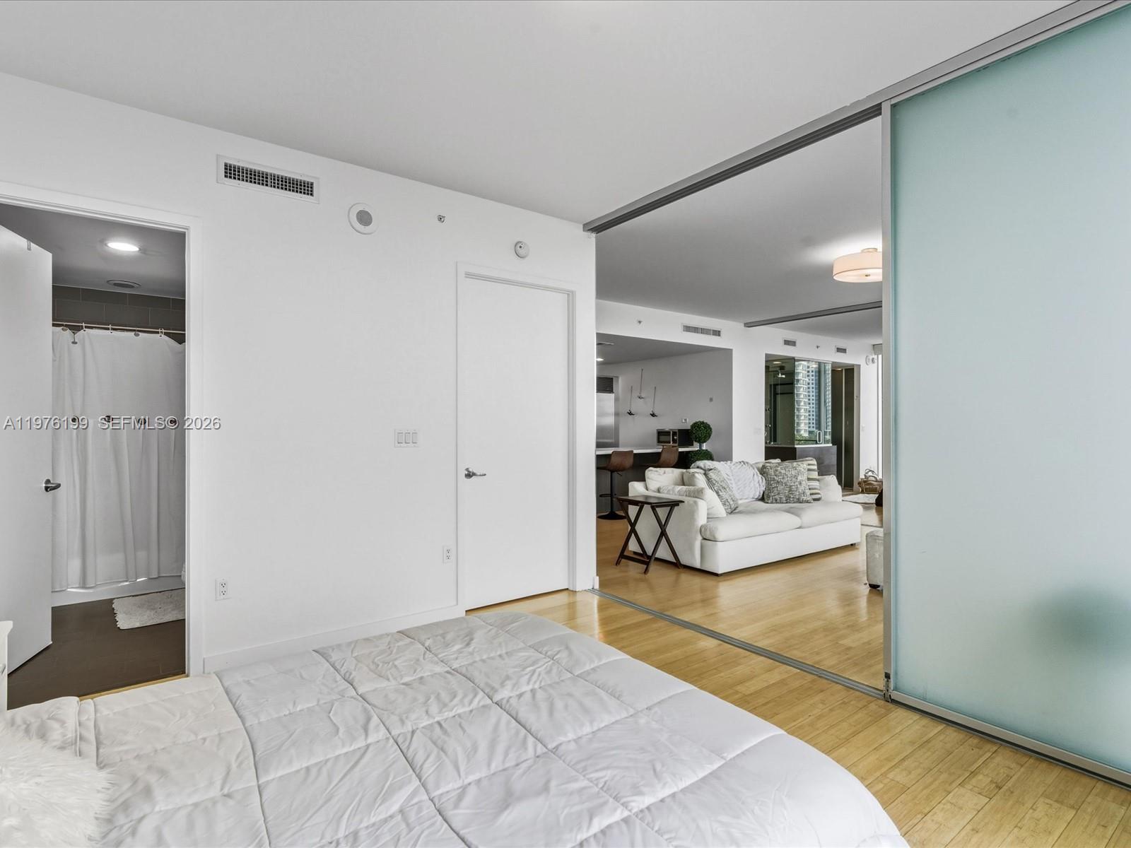 1040 Biscayne Blvd #1107, Miami FL 33132
