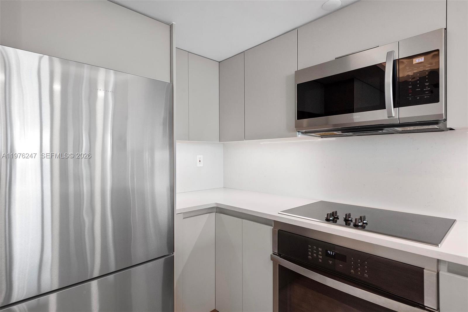 400 S Pointe Dr #2308, Miami Beach FL 33139