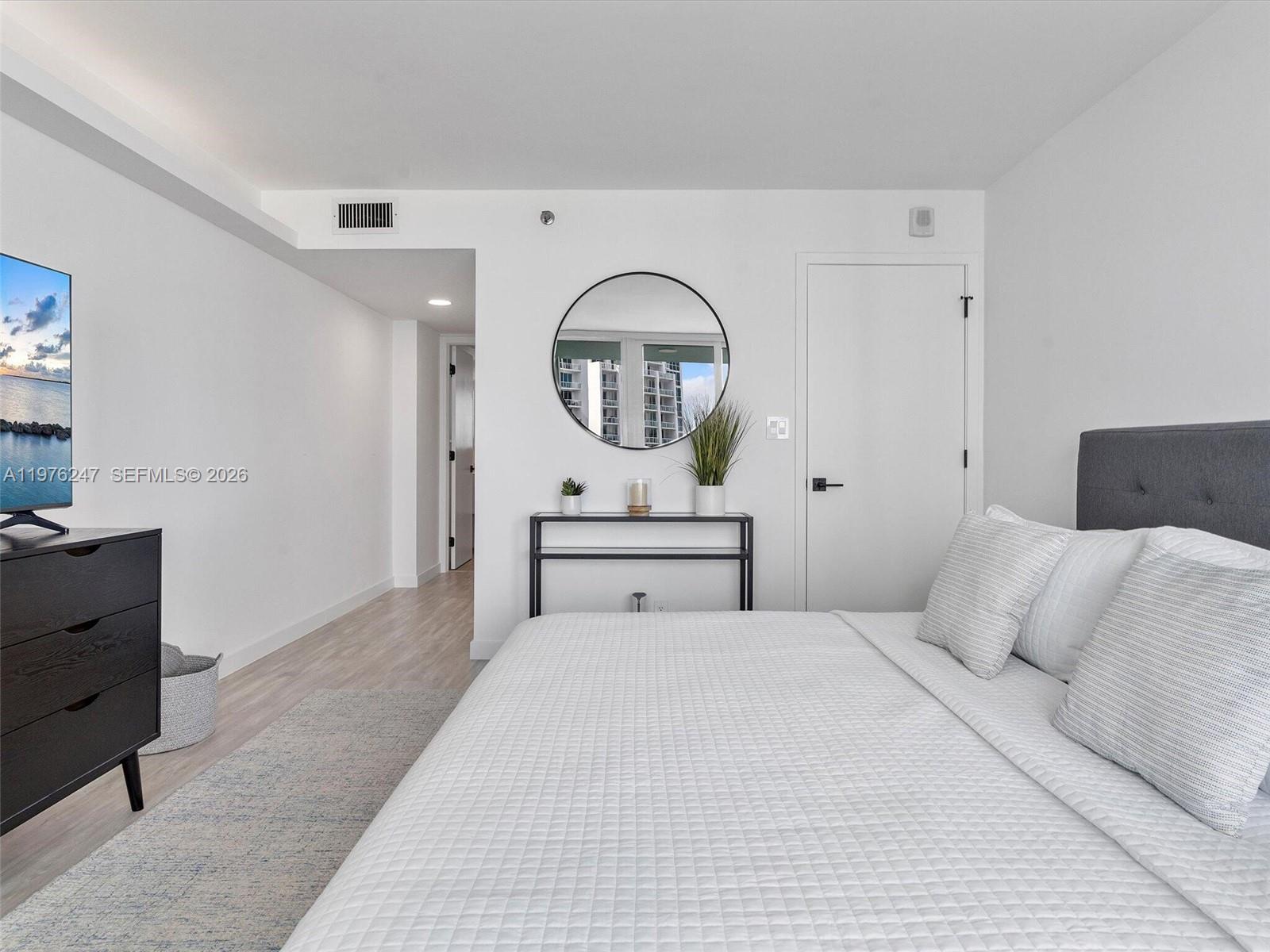 400 S Pointe Dr #2308, Miami Beach FL 33139
