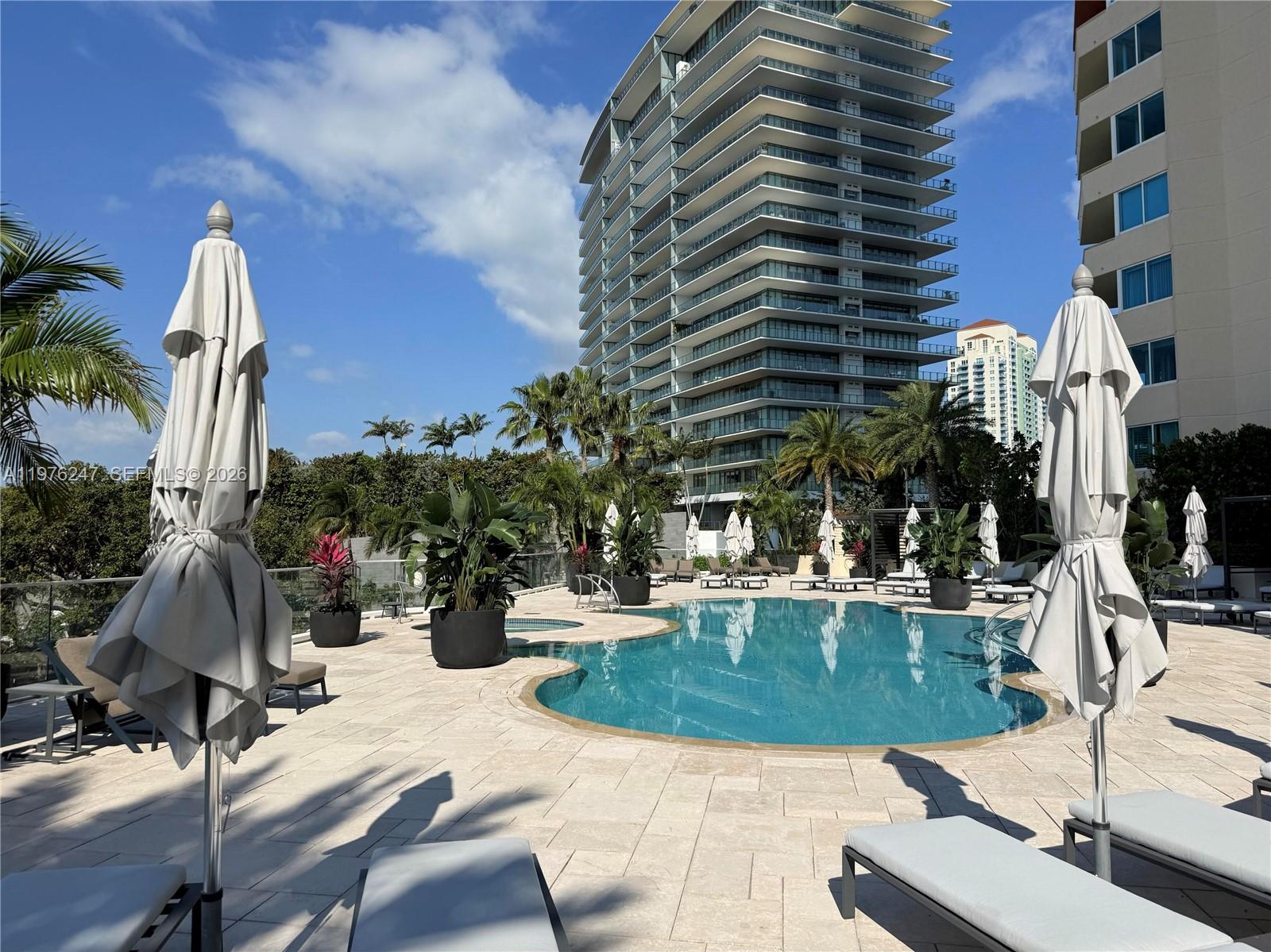 400 S Pointe Dr #2308, Miami Beach FL 33139