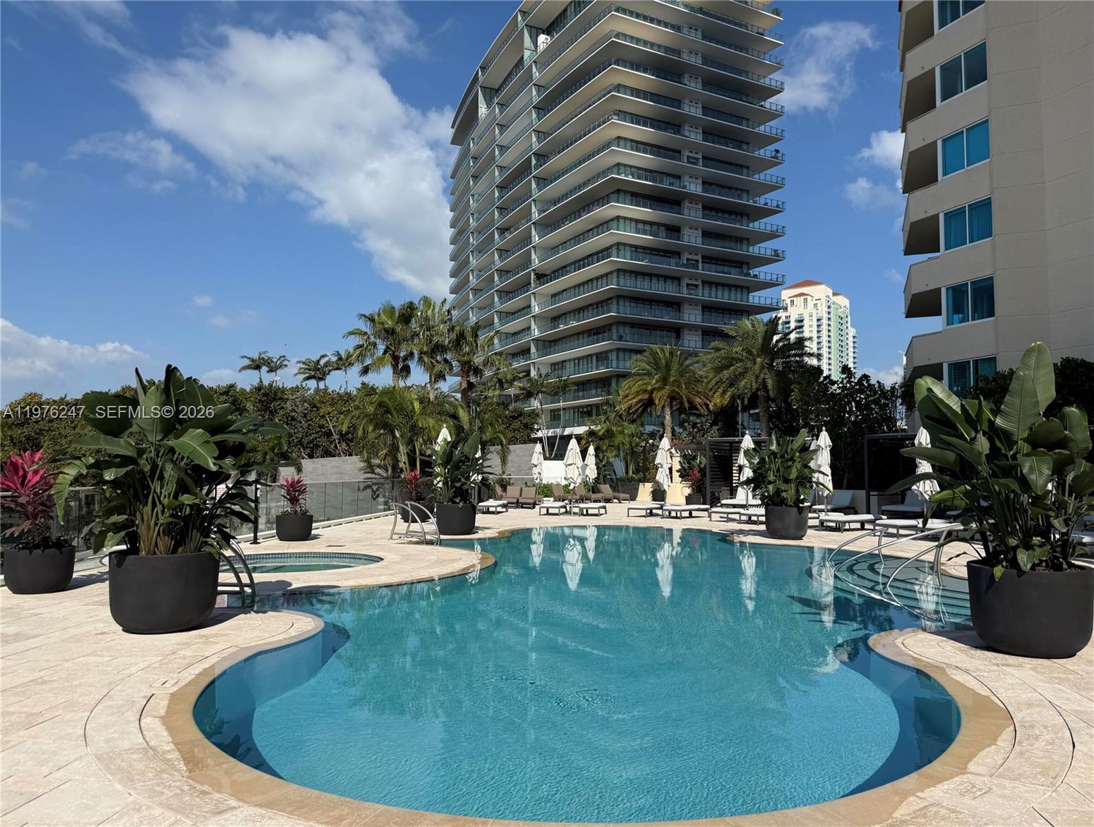 400 S Pointe Dr #2308, Miami Beach FL 33139