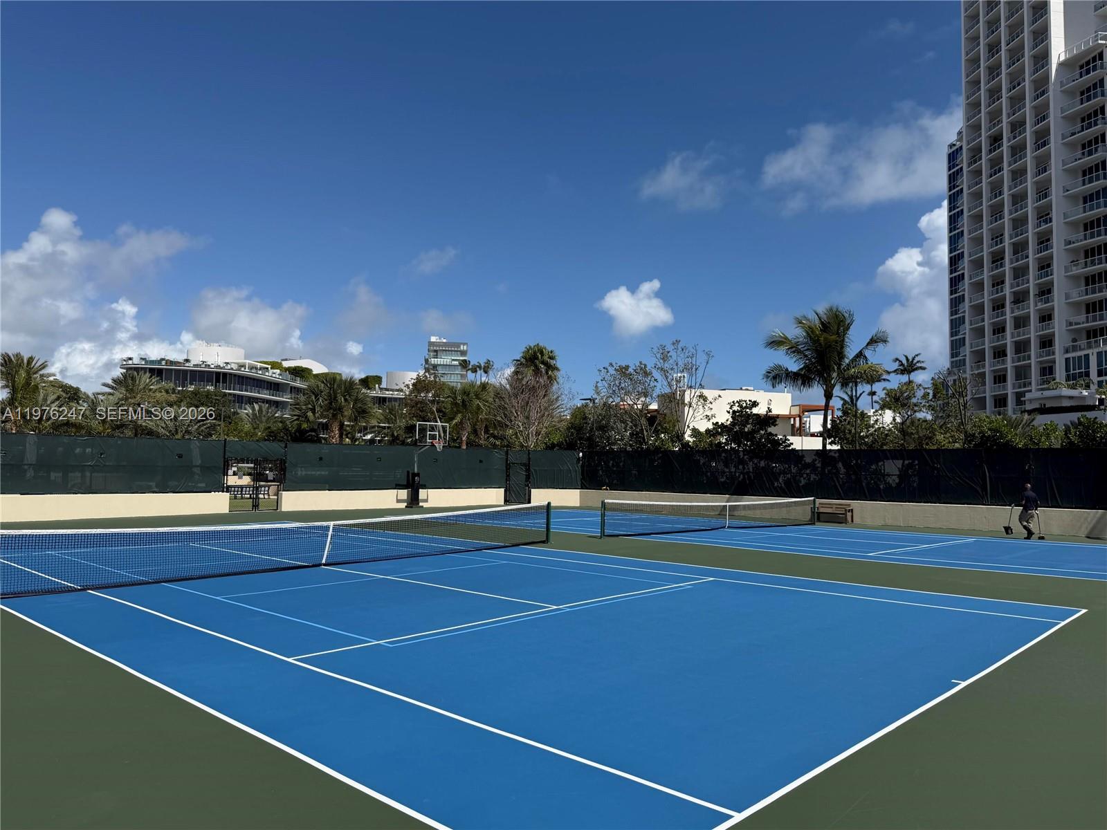 400 S Pointe Dr #2308, Miami Beach FL 33139